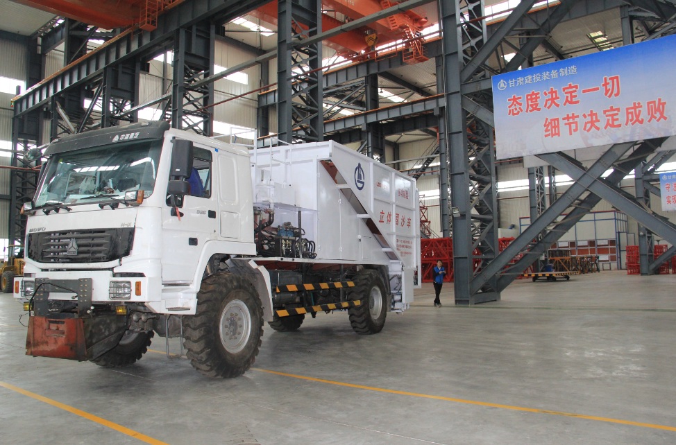 甘肅建投裝備研發的“多功能立體固沙車”填補省內“空白”